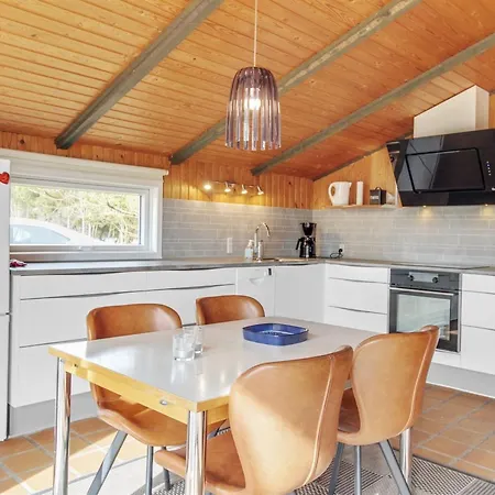 Alaia - 1km From The Sea By Interhome