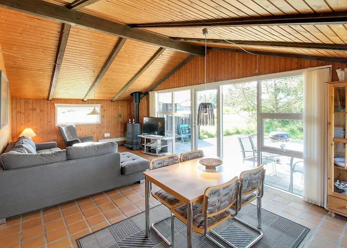 Alaia - 1km From The Sea By Interhome